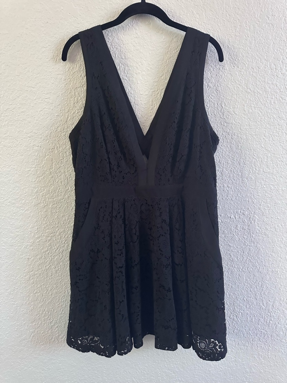 Free People Black Lace Mini Dress Open Back Deep V Sleeveless Size Large Boho - Picture 2 of 10